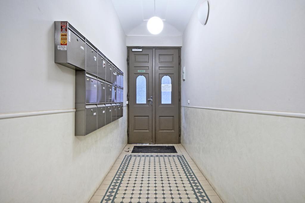Family Apartments Прага Экстерьер фото